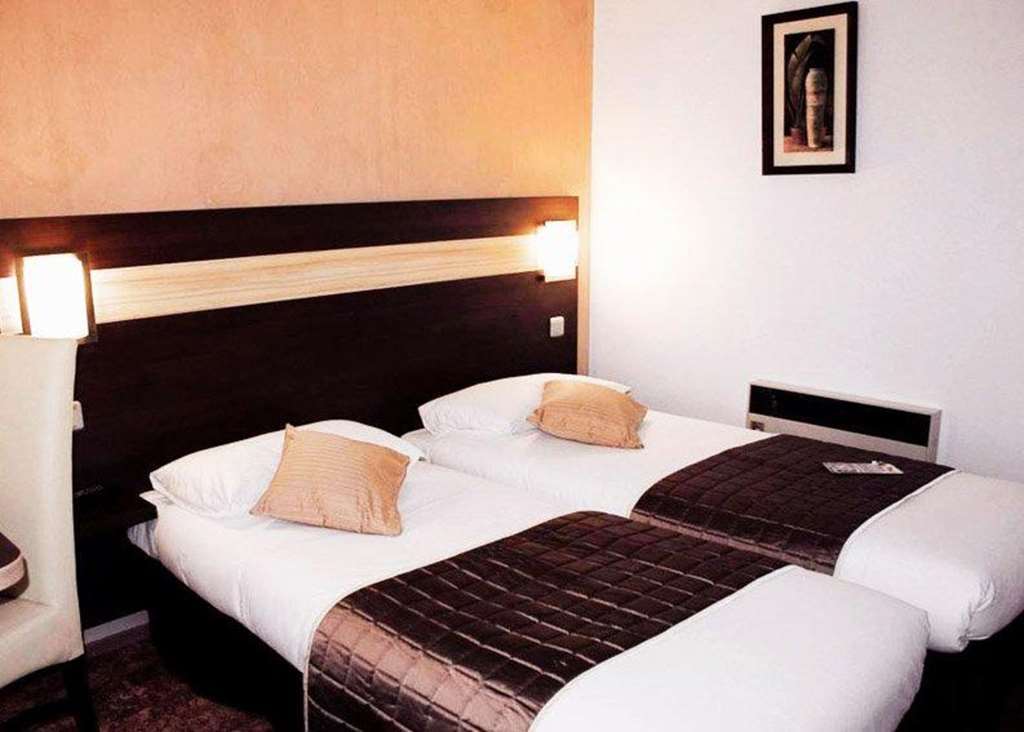 Contact Hotel Restaurant La Chaumiere Entre Orgeval Et Flins A13 Sortie 8 Les Mureaux Pokój zdjęcie