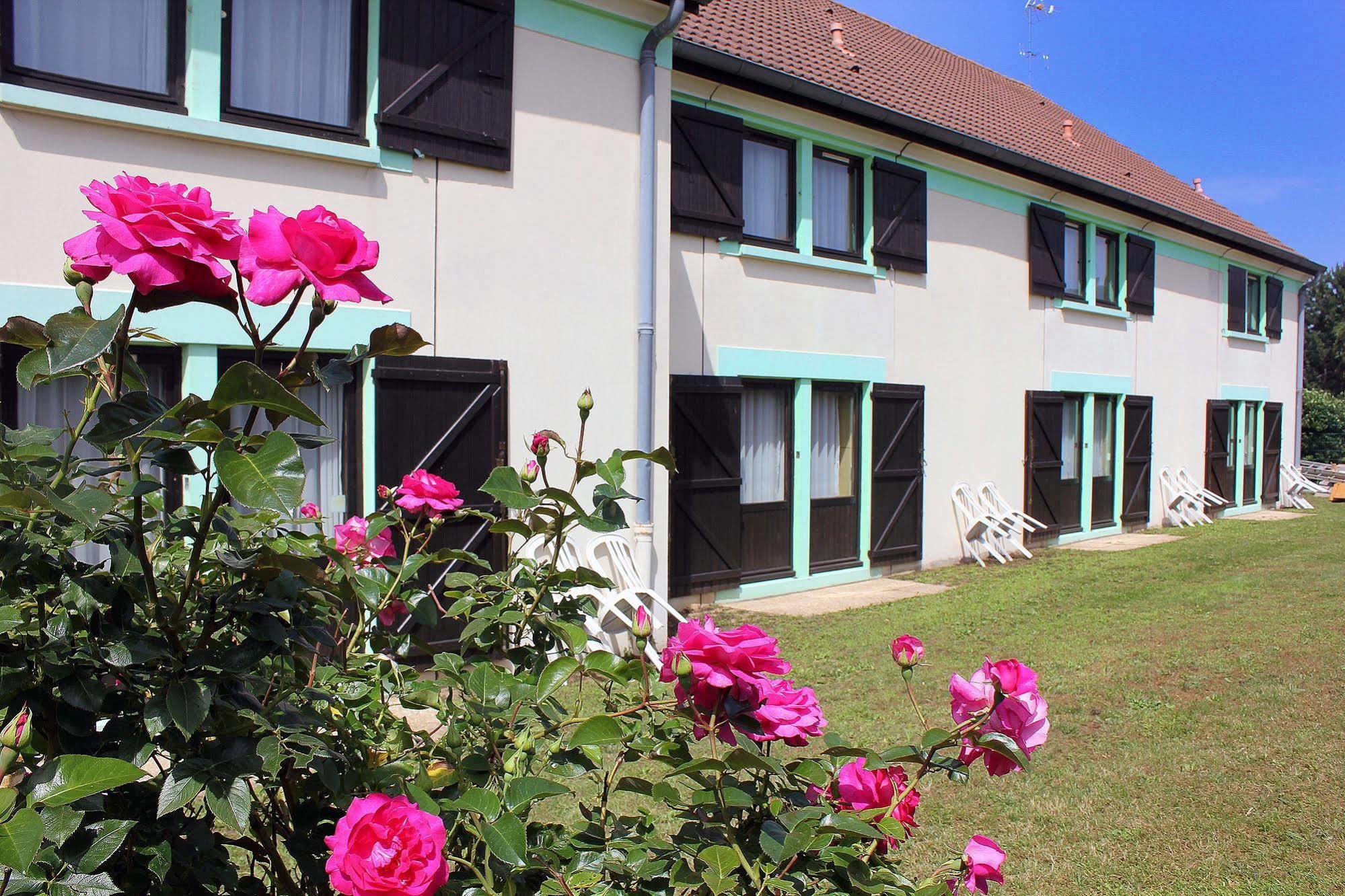 Contact Hotel Restaurant La Chaumiere Entre Orgeval Et Flins A13 Sortie 8 Les Mureaux Zewnętrze zdjęcie